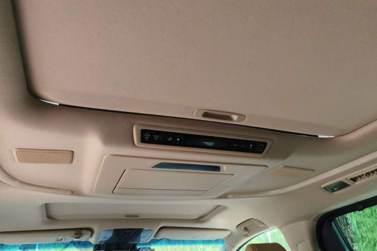 Used Toyota Vellfire 2021 Crown Dual-Engine 2.5L HV Supreme Edition Headliner
