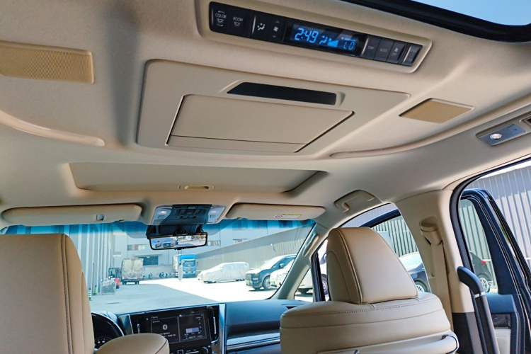 Used Toyota Vellfire 2021 Crown Dual-Engine 2.5L HV Supreme Edition Headliner
