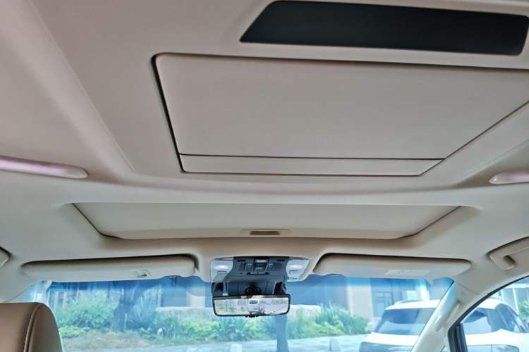 Used Toyota Vellfire 2021 Crown Dual-Engine 2.5L HV Supreme Edition Headliner