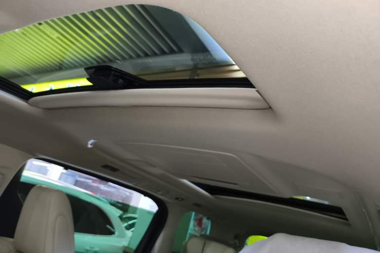 Used Toyota Vellfire 2021 Crown Dual-Engine 2.5L HV Prestige Edition Headliner