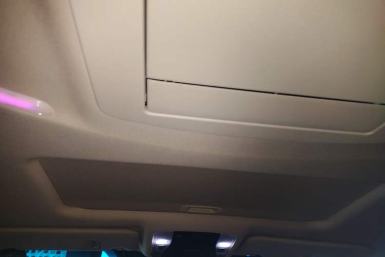 Used Toyota Vellfire 2021 Crown Dual-Engine 2.5L HV Supreme Edition Headliner