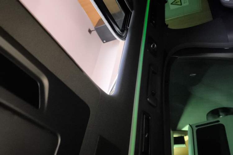 Used Toyota Vellfire 2021 Crown Dual-Engine 2.5L HV Prestige Edition Headliner