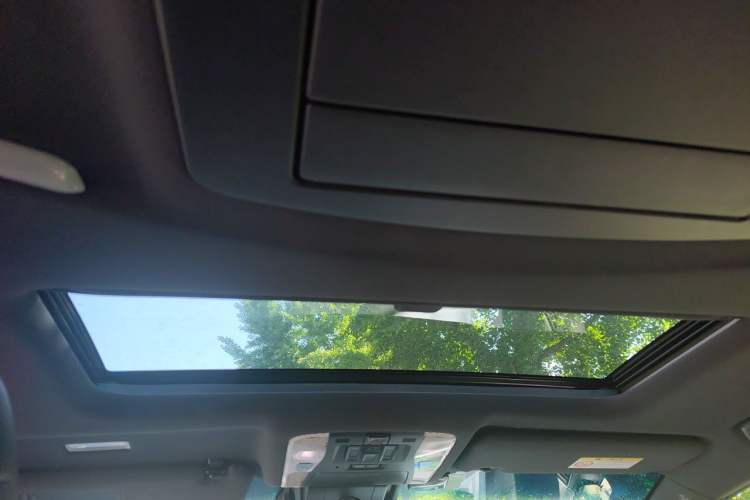 Used Toyota Vellfire 2021 Crown Dual-Engine 2.5L HV Supreme Edition Headliner