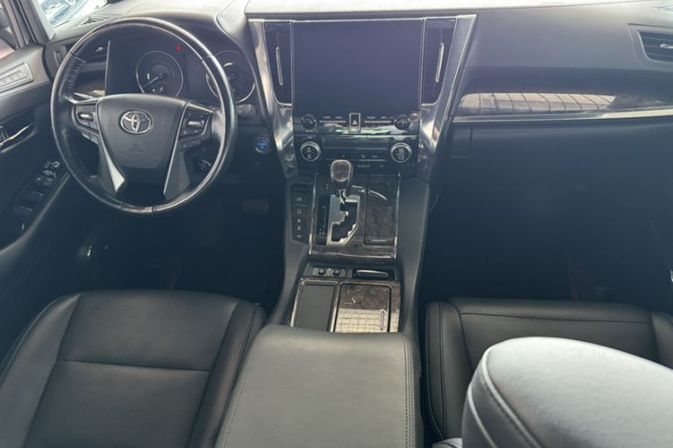Used Toyota Vellfire 2021 Crown Dual-Engine 2.5L HV Supreme Edition Interior 1