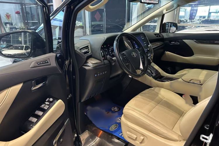 Used Toyota Vellfire 2021 Crown Dual-Engine 2.5L HV Supreme Edition Interior 1