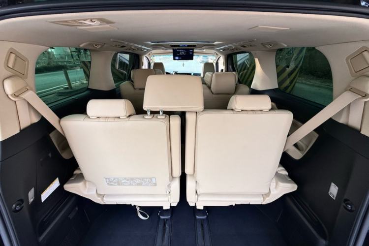 Used Toyota Vellfire 2021 Crown Dual-Engine 2.5L HV Supreme Edition Interior 1