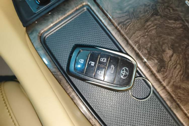 Used Toyota Vellfire 2021 Crown Dual-Engine 2.5L HV Prestige Edition Interior 1