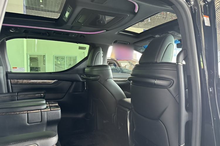 Used Toyota Vellfire 2021 Crown Dual-Engine 2.5L HV Supreme Edition Interior 10
