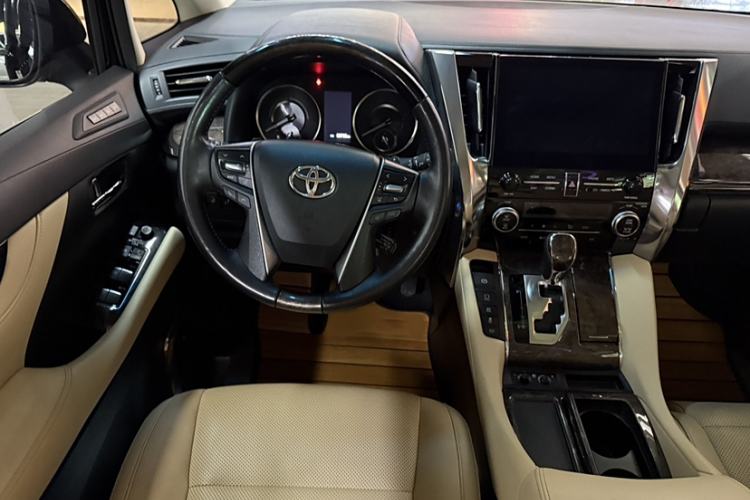 Used Toyota Vellfire 2021 Crown Dual-Engine 2.5L HV Supreme Edition Interior 2