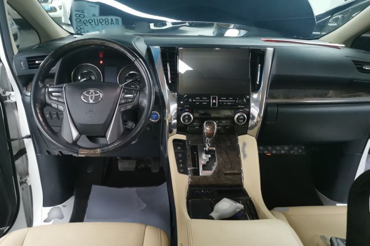 Used Toyota Vellfire 2021 Crown Dual-Engine 2.5L HV Supreme Edition Interior 2