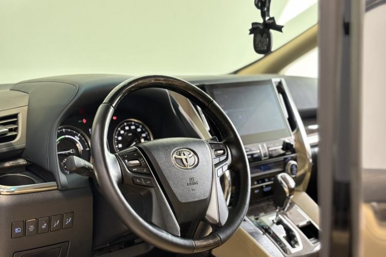 Used Toyota Vellfire 2021 Crown Dual-Engine 2.5L HV Prestige Edition Interior 2