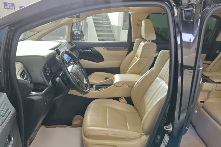Used Toyota Vellfire 2021 Crown Dual-Engine 2.5L HV Supreme Edition Interior 3