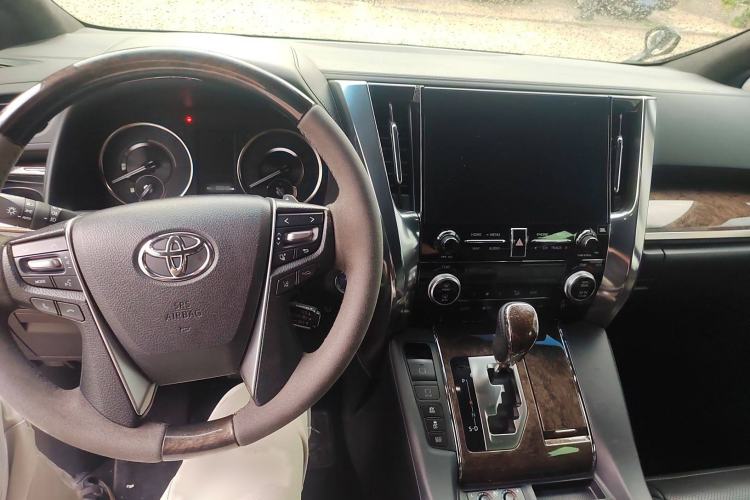Used Toyota Vellfire 2021 Crown Dual-Engine 2.5L HV Prestige Edition Interior 3