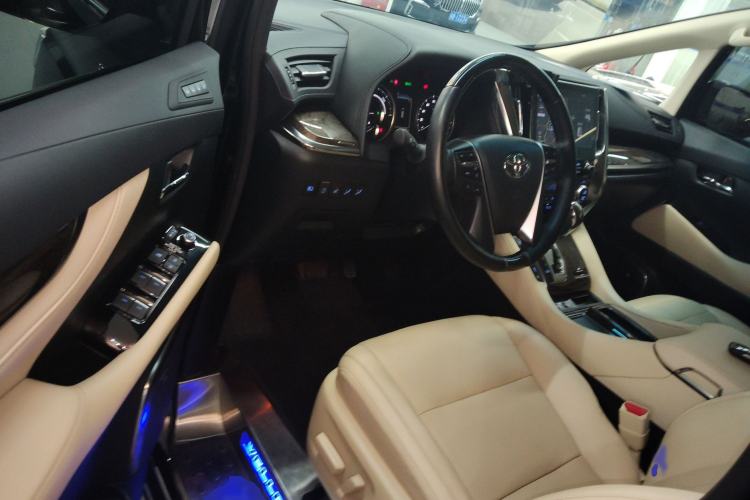 Used Toyota Vellfire 2021 Crown Dual-Engine 2.5L HV Prestige Edition Interior 3
