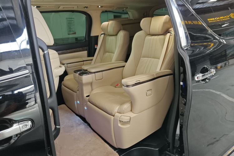 Used Toyota Vellfire 2021 Crown Dual-Engine 2.5L HV Supreme Edition Interior 4