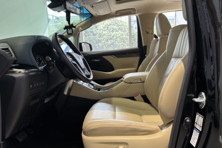 Used Toyota Vellfire 2021 Crown Dual-Engine 2.5L HV Prestige Edition Interior 4