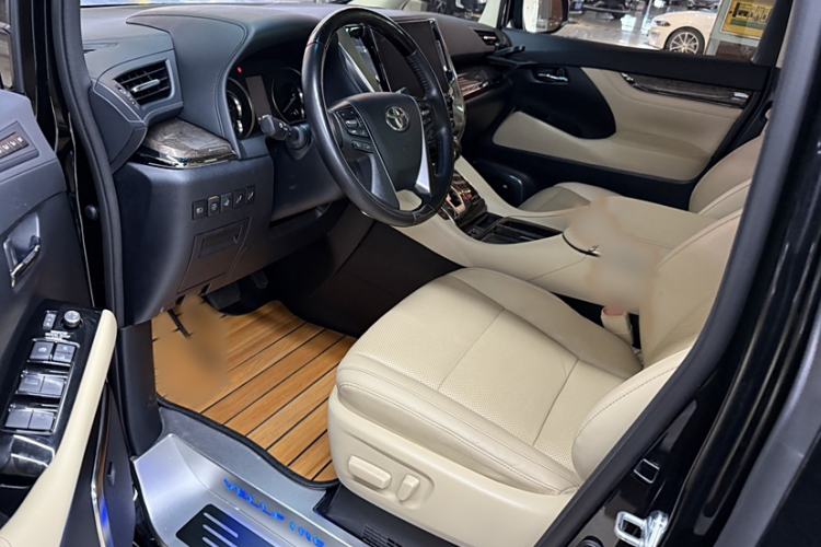 Used Toyota Vellfire 2021 Crown Dual-Engine 2.5L HV Supreme Edition Interior 5