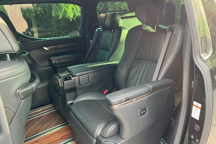Used Toyota Vellfire 2021 Crown Dual-Engine 2.5L HV Supreme Edition Interior 5