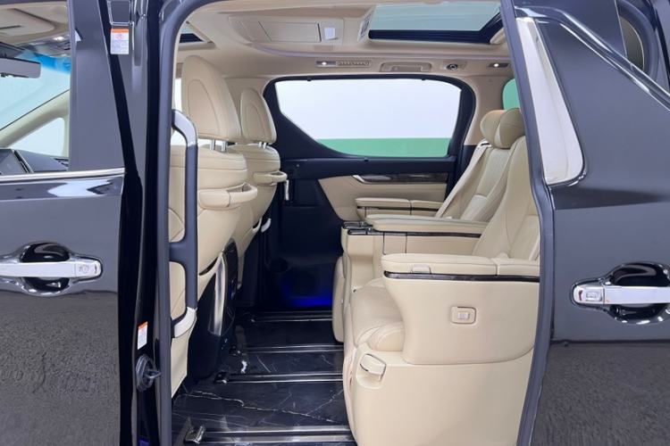Used Toyota Vellfire 2021 Crown Dual-Engine 2.5L HV Prestige Edition Interior 5
