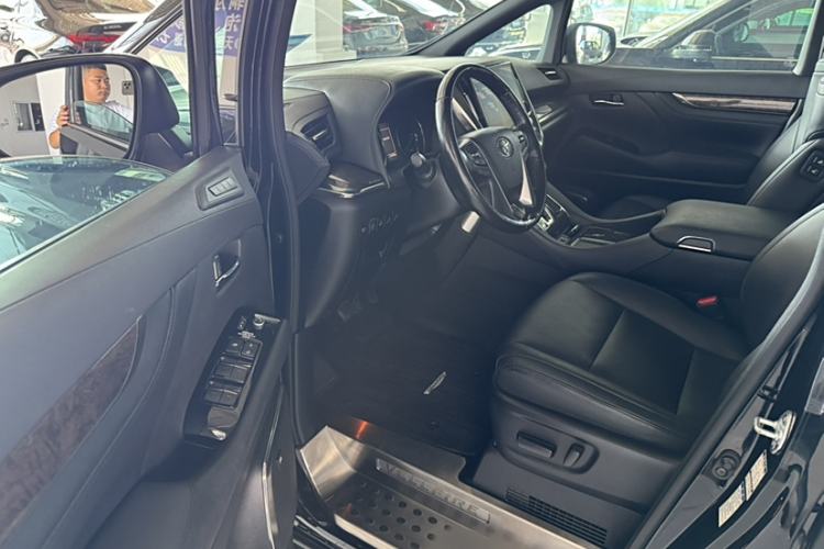 Used Toyota Vellfire 2021 Crown Dual-Engine 2.5L HV Supreme Edition Interior 5