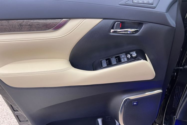 Used Toyota Vellfire 2021 Crown Dual-Engine 2.5L HV Prestige Edition Interior 6