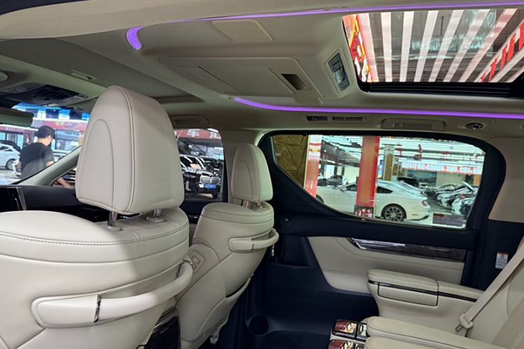Used Toyota Vellfire 2021 Crown Dual-Engine 2.5L HV Supreme Edition Interior 7