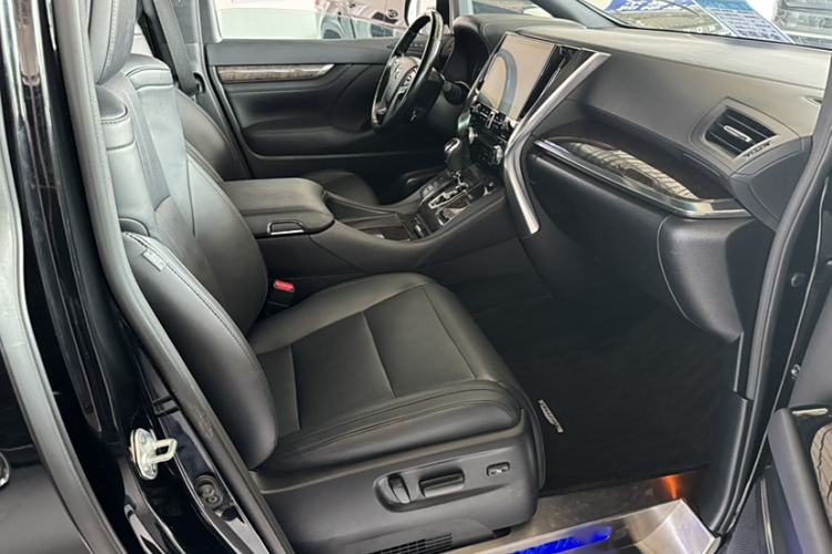 Used Toyota Vellfire 2021 Crown Dual-Engine 2.5L HV Supreme Edition Interior 7