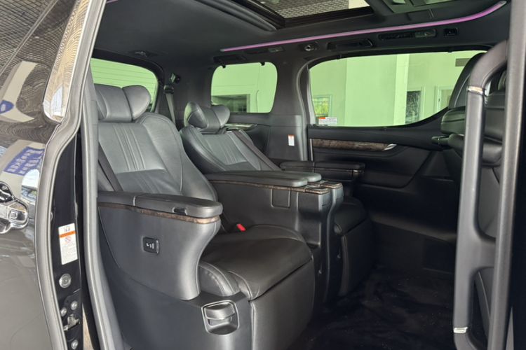 Used Toyota Vellfire 2021 Crown Dual-Engine 2.5L HV Supreme Edition Interior 8