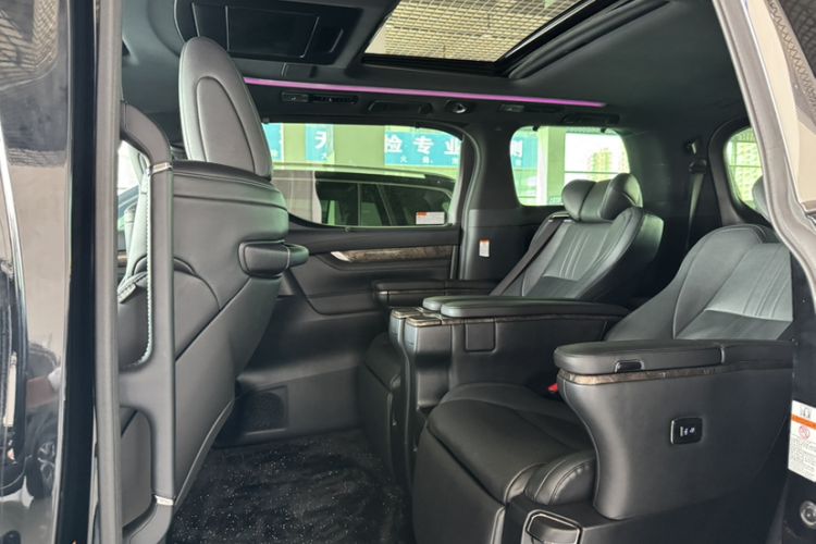 Used Toyota Vellfire 2021 Crown Dual-Engine 2.5L HV Supreme Edition Interior 9