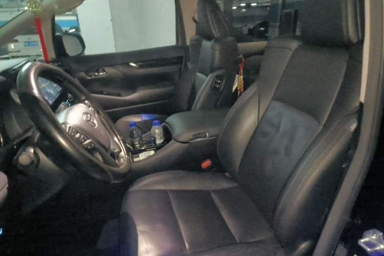 Used Toyota Vellfire 2021 Crown Dual-Engine 2.5L HV Luxury Edition Left Front Seat