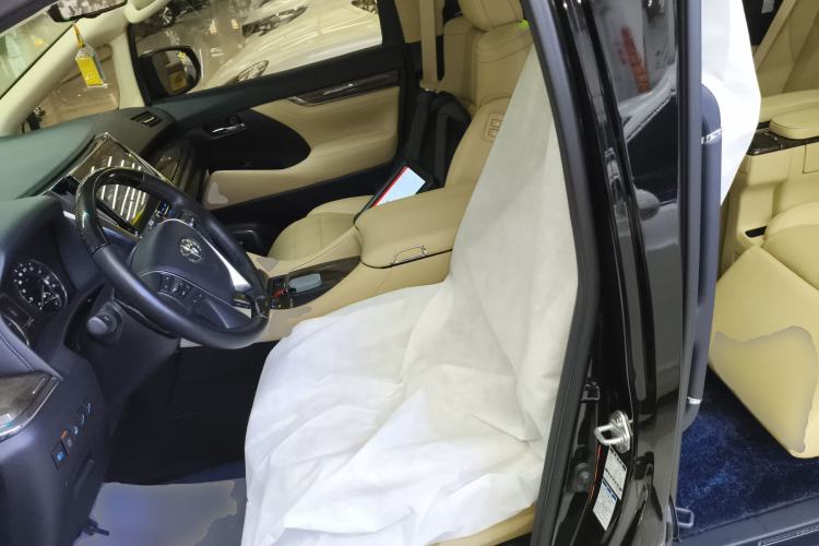 Used Toyota Vellfire 2021 Crown Dual-Engine 2.5L HV Prestige Edition Left Front Seat