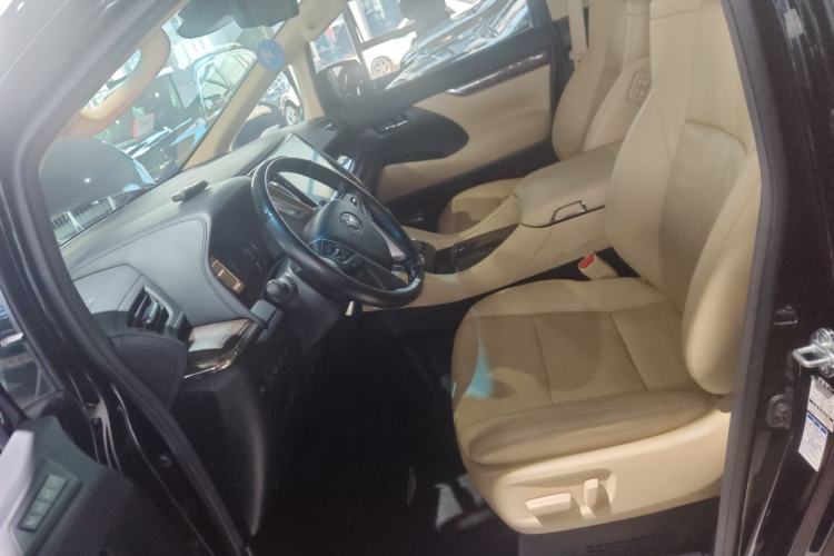 Used Toyota Vellfire 2021 Crown Dual-Engine 2.5L HV Prestige Edition Left Front Seat