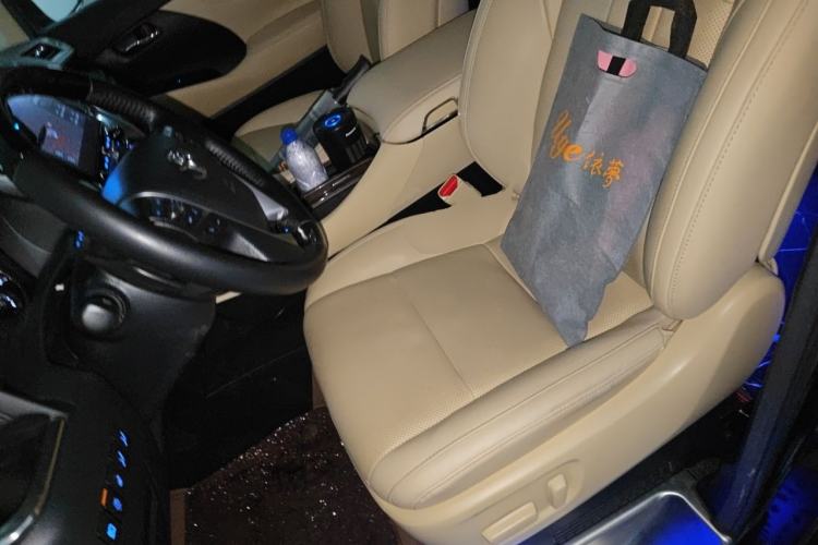 Used Toyota Vellfire 2021 Crown Dual-Engine 2.5L HV Prestige Edition Left Front Seat