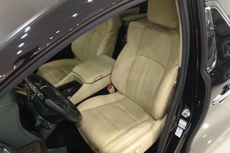 Used Toyota Vellfire 2021 Crown Dual-Engine 2.5L HV Prestige Edition Left Front Seat