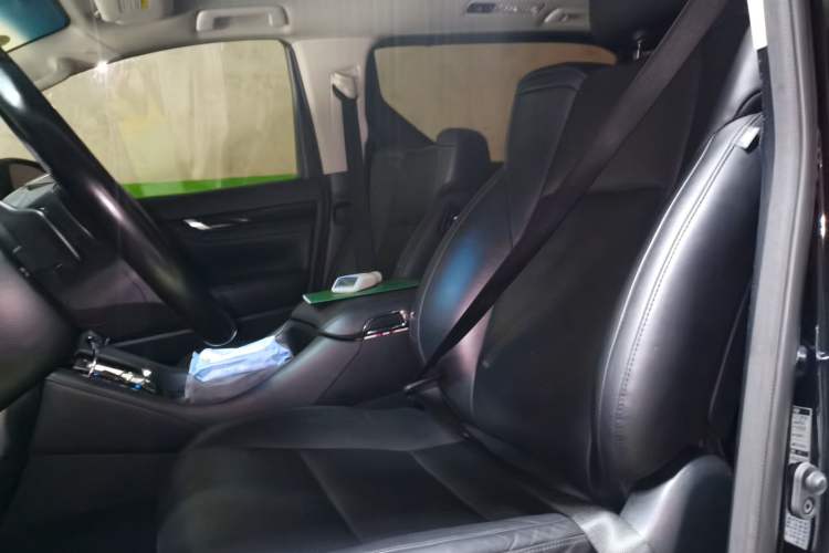 Used Toyota Vellfire 2021 Crown Dual-Engine 2.5L HV Luxury Edition Left Front Seat