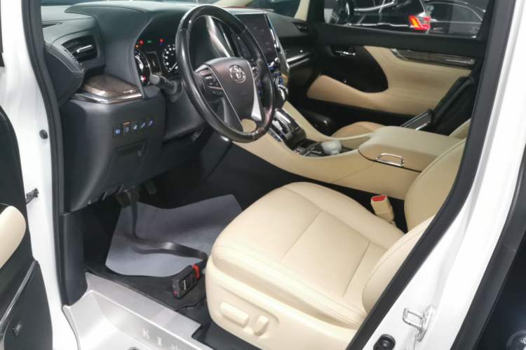 Used Toyota Vellfire 2021 Crown Dual-Engine 2.5L HV Supreme Edition Left Front Seat