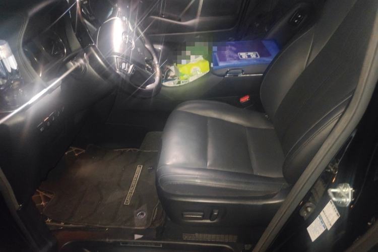 Used Toyota Vellfire 2021 Crown Dual-Engine 2.5L HV Prestige Edition Left Front Seat