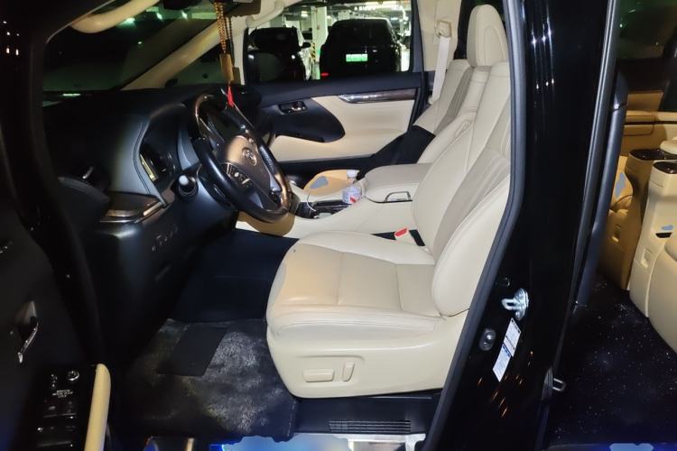 Used Toyota Vellfire 2021 Crown Dual-Engine 2.5L HV Prestige Edition Left Front Seat