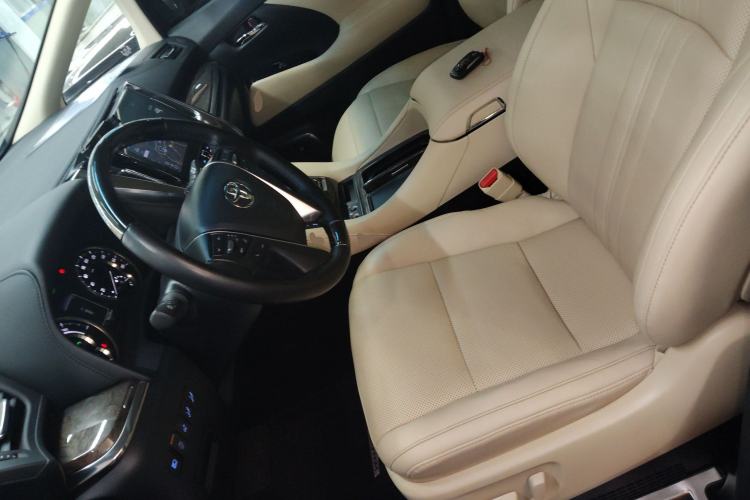 Used Toyota Vellfire 2021 Crown Dual-Engine 2.5L HV Prestige Edition Left Front Seat
