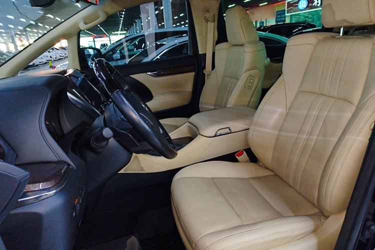 Used Toyota Vellfire 2021 Crown Dual-Engine 2.5L HV Prestige Edition Left Front Seat