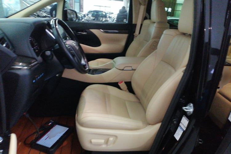 Used Toyota Vellfire 2021 Crown Dual-Engine 2.5L HV Supreme Edition Left Front Seat