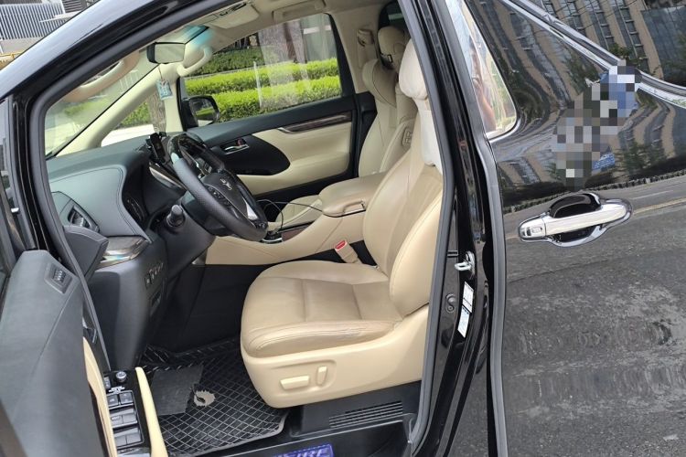 Used Toyota Vellfire 2021 Crown Dual-Engine 2.5L HV Supreme Edition Left Front Seat