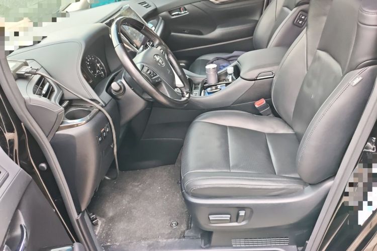 Used Toyota Vellfire 2021 Crown Dual-Engine 2.5L HV Luxury Edition Left Front Seat