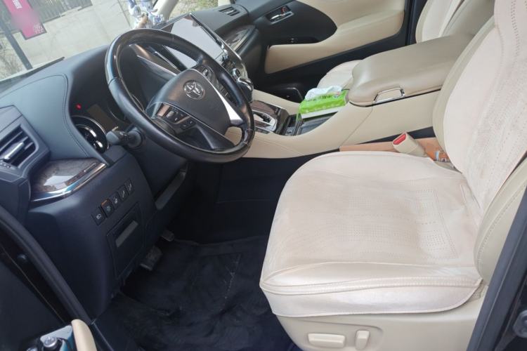 Used Toyota Vellfire 2021 Crown Dual-Engine 2.5L HV Supreme Edition Left Front Seat