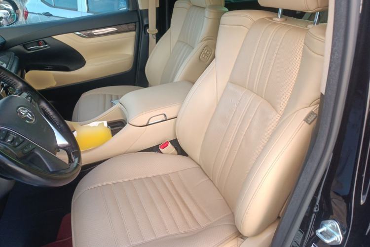 Used Toyota Vellfire 2021 Crown Dual-Engine 2.5L HV Prestige Edition Left Front Seat