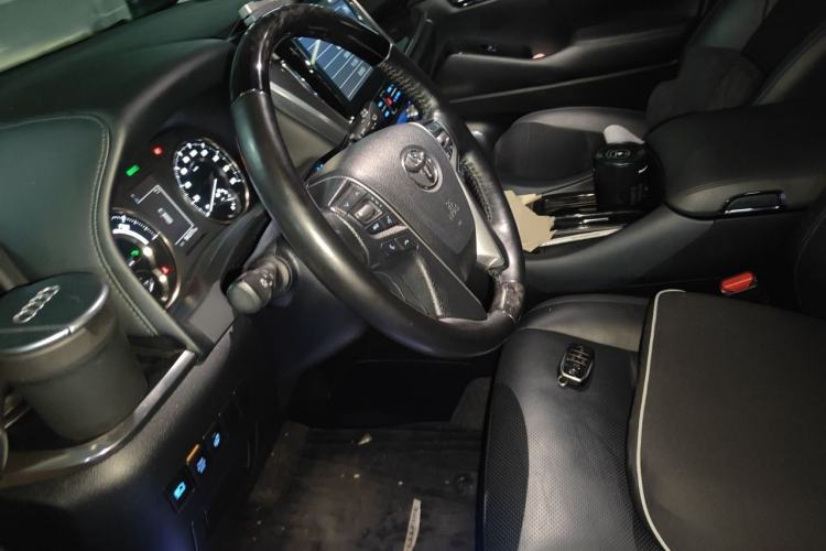 Used Toyota Vellfire 2021 Crown Dual-Engine 2.5L HV Luxury Edition Left Front Seat