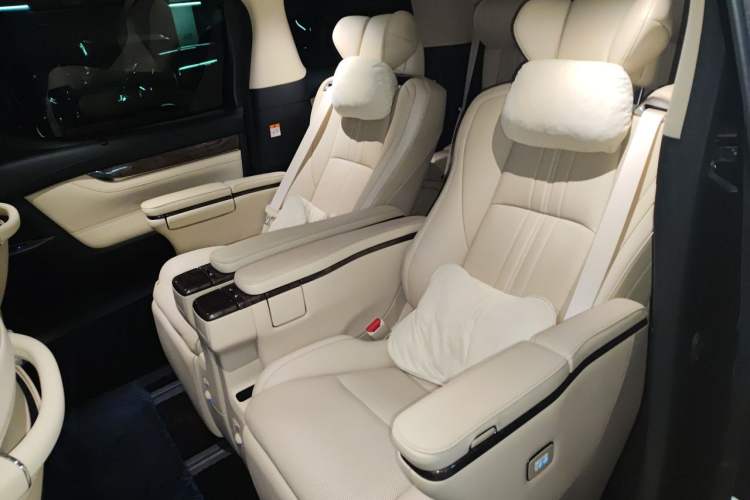 Used Toyota Vellfire 2021 Crown Dual-Engine 2.5L HV Prestige Edition Left Rear Seat