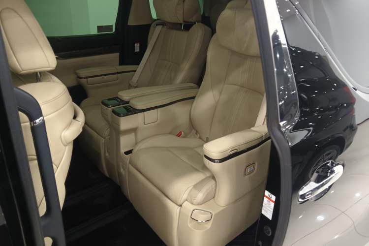Used Toyota Vellfire 2021 Crown Dual-Engine 2.5L HV Prestige Edition Left Rear Seat