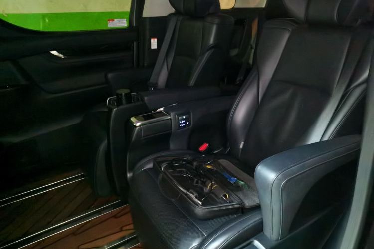 Used Toyota Vellfire 2021 Crown Dual-Engine 2.5L HV Luxury Edition Left Rear Seat