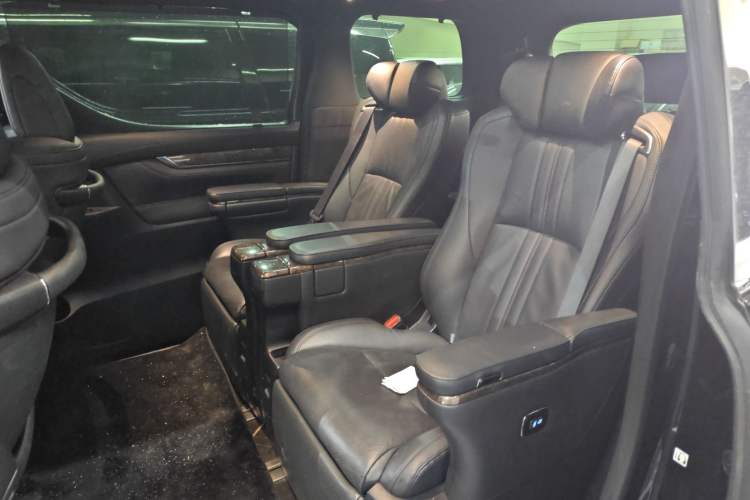 Used Toyota Vellfire 2021 Crown Dual-Engine 2.5L HV Prestige Edition Left Rear Seat
